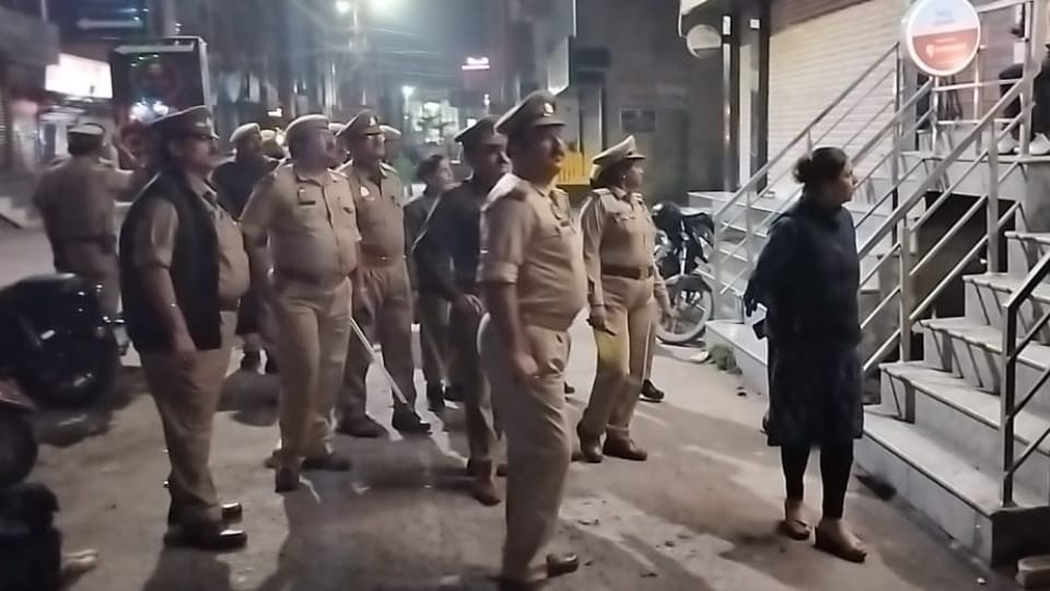 Police raided Hotel Garam Masala in bareilly