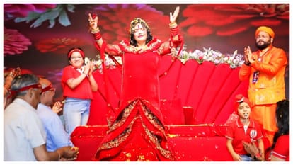 Radhe Maa Birthday: MP Manoj Tiwari and Vijay Sampla especially came to attend celebration