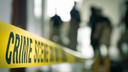Indore: गमछे से गला घोट कर युवक का शव सिमरोल घाट की खाई में फेंका The body of a young man was strangled with a towel and thrown into the ditch of Simrol Ghat.