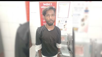 नाबालिग से दुष्कर्म का आरोपी गिरफ्तार: विवाह करने का प्रलोभन देकर की थी दरिंदगी, युवती घर से हो गई थी गायब विवाह को प्रलोभन देकर नाबालिग से दुष्कर्म करने वाला आरोपी गिरफ्तार।