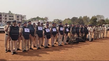chhattisgarh police flag march on holi for law and oreder in durg