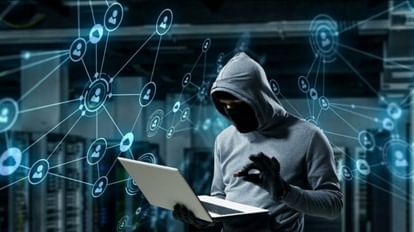 Chhatarpur Crime: ऑनलाइन सट्टेबाजी के रैकेट का पर्दाफाश, 56 ATM कार्ड और 50 पासबुक समेत दो आरोपी गिरफ्तार सांकेतिक तस्वीर