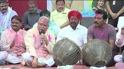 CM Bhupesh Baghel participated in Holi Minal ceremony at Raipur Press Club