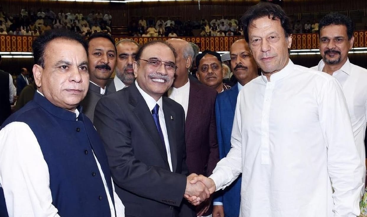 Pakistan ruling coalition split on the question of talks with Imran khan