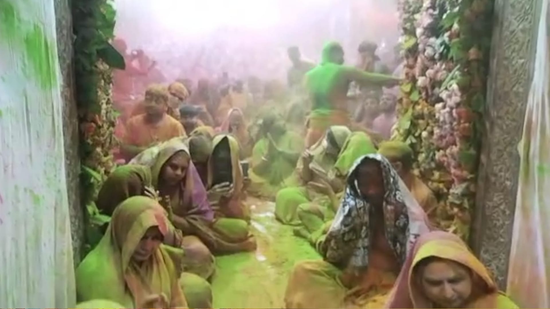 Ujjain Mahakal Holi 2023: Herbal Holi Colors Used in Mahakaleshwar Temple Ujjain See Photos