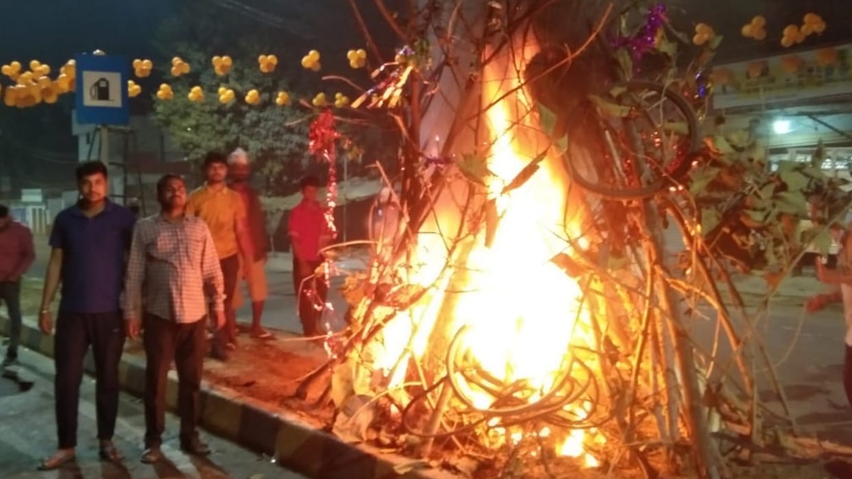 Holika lit in Gorakhpur Jogira mixed atmosphere