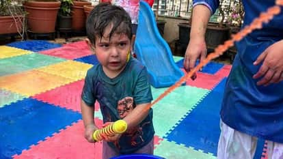 Kareena Kapoor shares Holi celebration pics with taimur and jeh say she misses saif ali khan in this festival