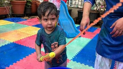 Kareena Kapoor shares Holi celebration pics with taimur and jeh say she misses saif ali khan in this festival