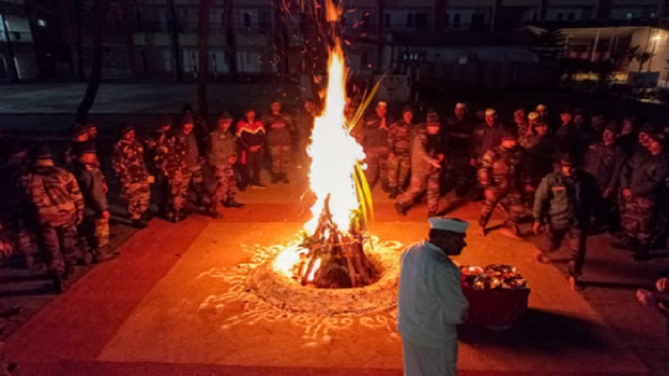Jawans celebrated Holi in Jammu Kashmir, pictures of enthusiasm and enthusiasm surfaced