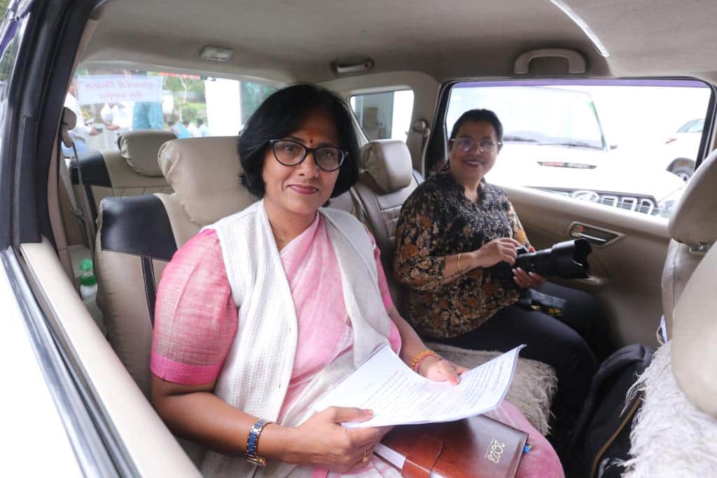 MP News: Women officers took care of CM's security, Akanksha Sharma became CM's charioteer, Irshad Ali became