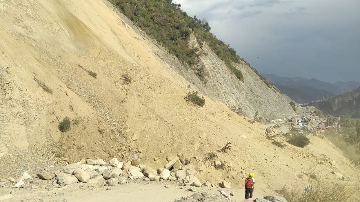 Landslide in Ramban one died and Several Injured road blocked