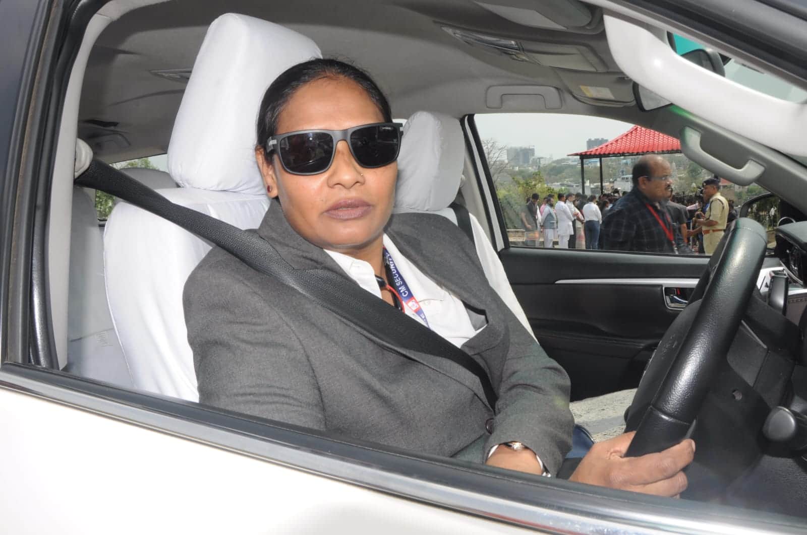 MP News: Women officers took care of CM's security, Akanksha Sharma became CM's charioteer, Irshad Ali became