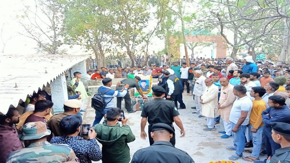 Nayak Satish Kumar funeral performed with military honors in ancestral village in Hisar
