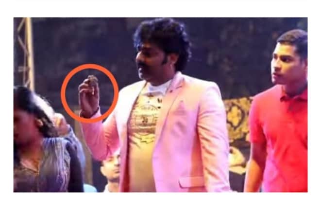 Uproar in Pawan Singh's stage show, pelting bricks and stones fiercely, police did not have to use lathis