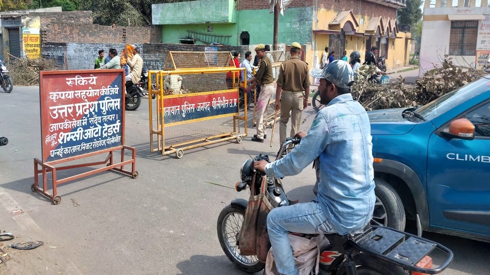 Police deployed from city to village for security on Holi in Pilibhit