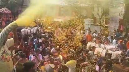 Holi 2024: बरेली में निकली एतिहासिक राम बरात, होली के रंगों से सराबोर हुए लोग, रात में होलिका दहन Ram Baraat will be taken out in Bareilly today before holi