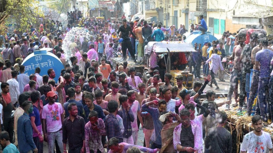 holi 2023 Flowers and colors gulal showered ram baraat in bareilly