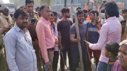 Dead body of young man found near Shamsabad railway station in Agra family alleges murder