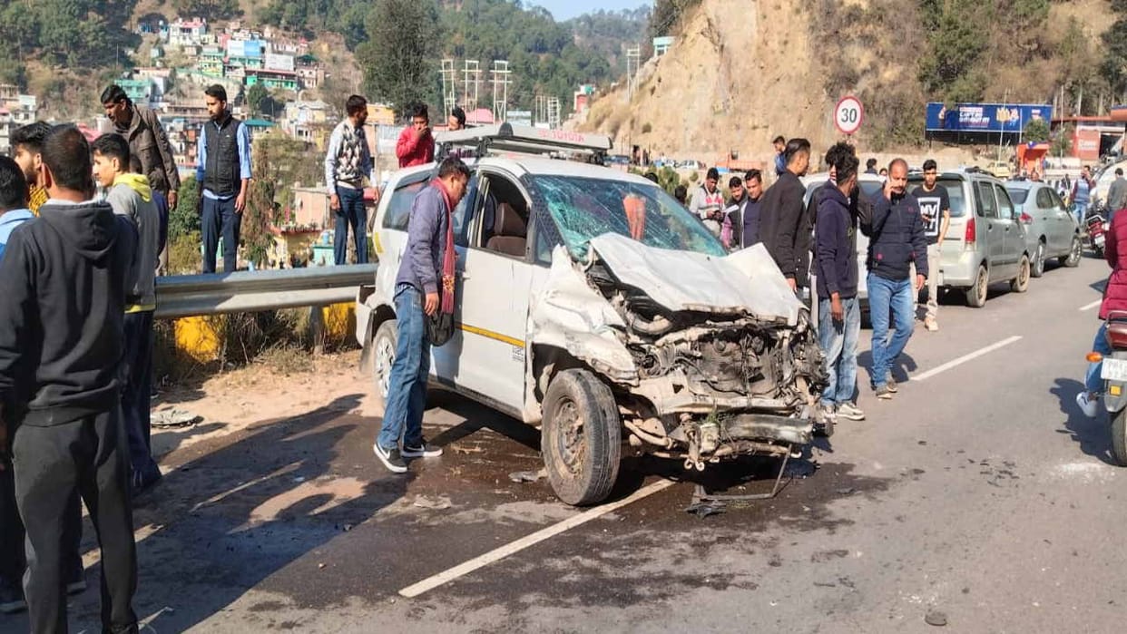 Road accident: migrant laborers  crushed by Innova car in Himachal's Dharampur