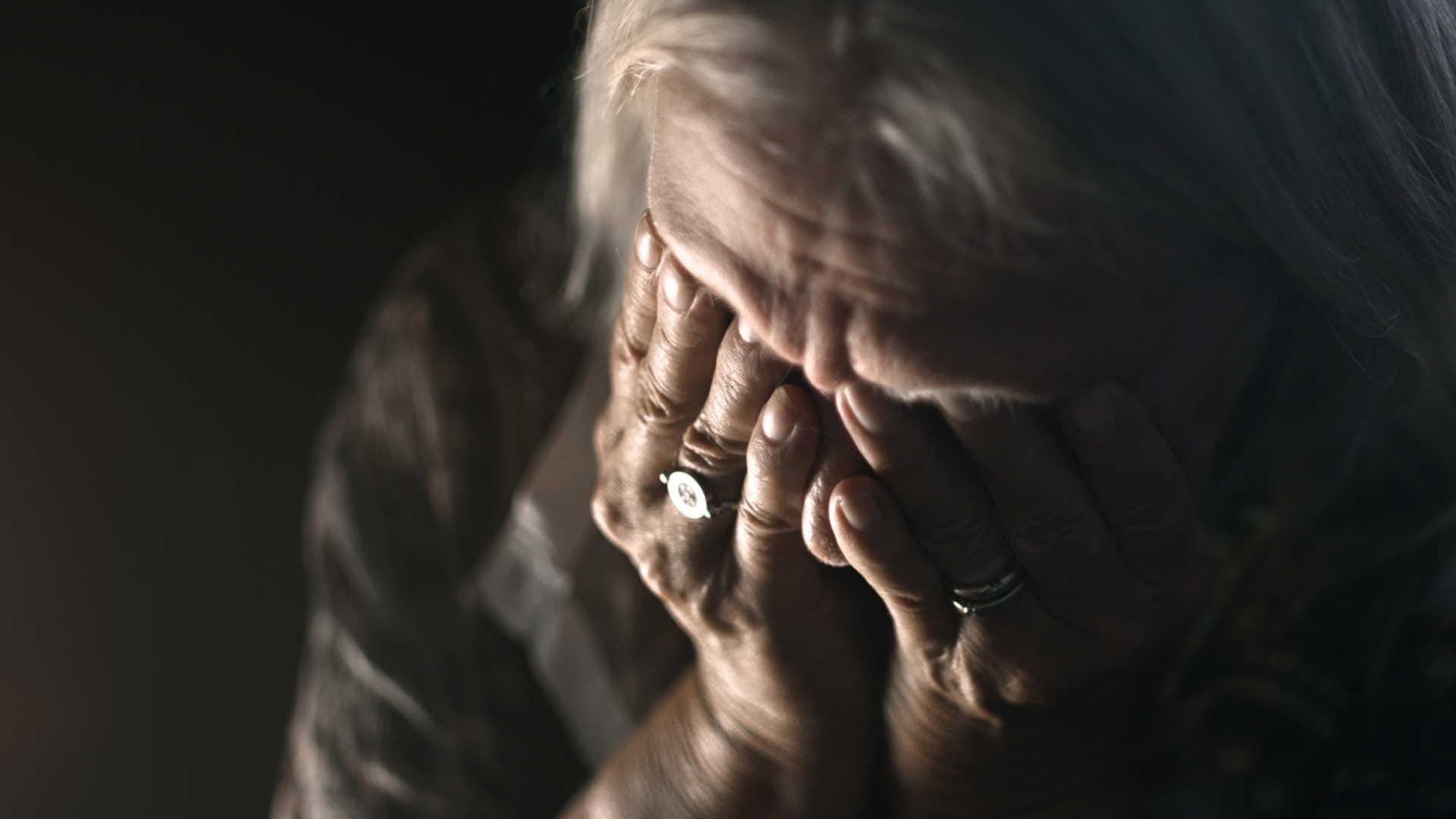 Link Between Dry Eyes and Depression, know how eye problems affects mental health