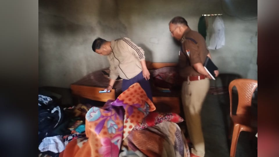 Dehradun News: woman commits suicide with two son in Sahaspur in family discord