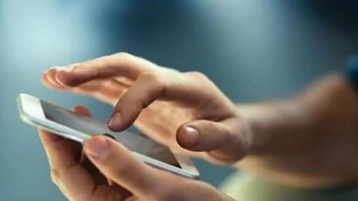 Umaria Police recovered 65 stolen mobiles worth seven lakh rupees