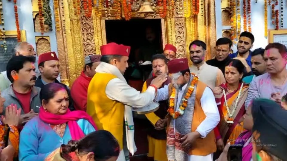 Holi 2023: Bhasma Holi is played in Kashi Vishwanath temple Uttarkashi Uttarakhand News in Hindi