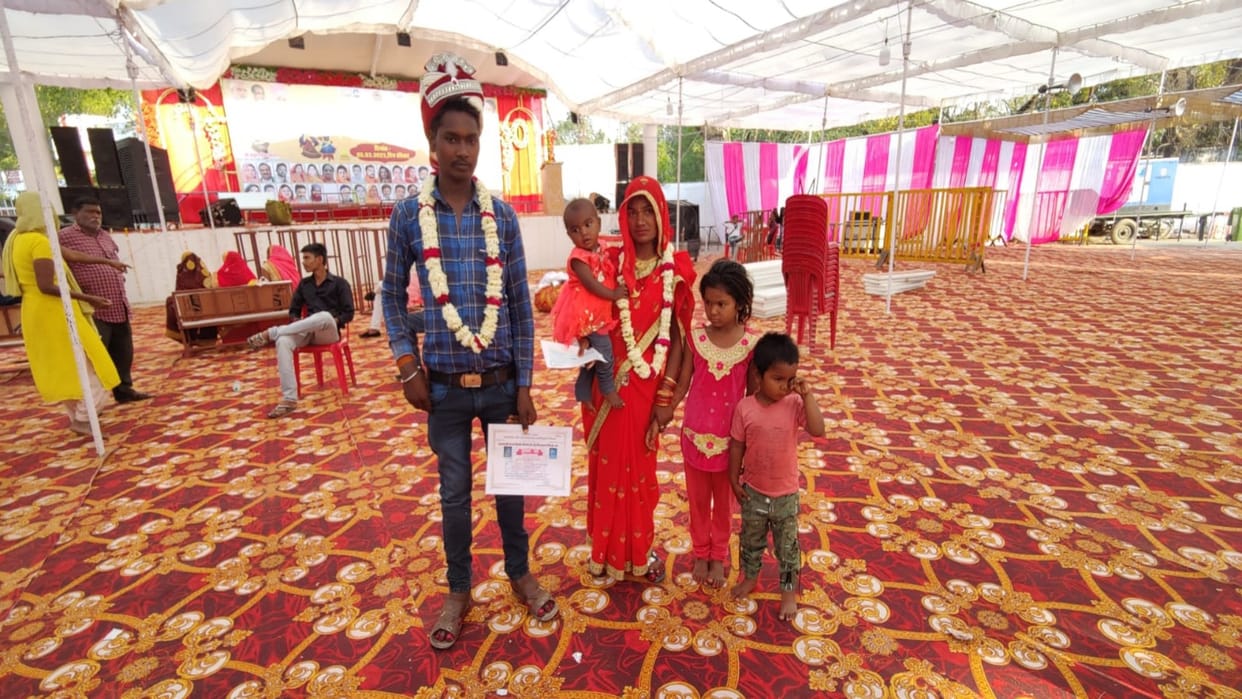 Woman married for second time after death of her husband children participated wedding in chhatarpur