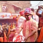 सीएम योगी ने खेली होली