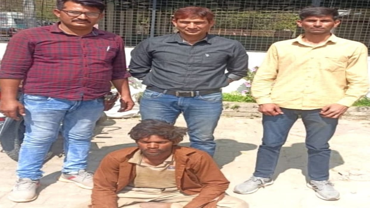 Baran News Murder accused absconding from jail arrested from Karkata forest in Madhya Pradesh