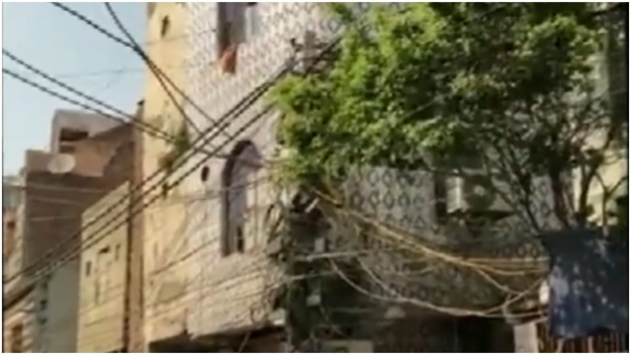 A building collapsed in Bhajanpura area