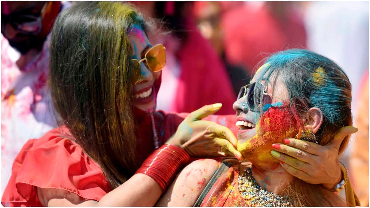 Holi 2024 homemade DIY oil for skin care before holi