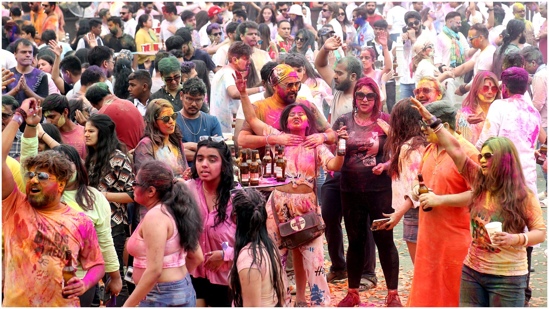 Holi 2023 PM Modi Celebrates Festival Of Colors President Droupadi Murmu extends greetings See Photos Videos