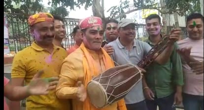 Colourful and interesting color festival holi in bihar from lalu prasad to tej pratap yadav