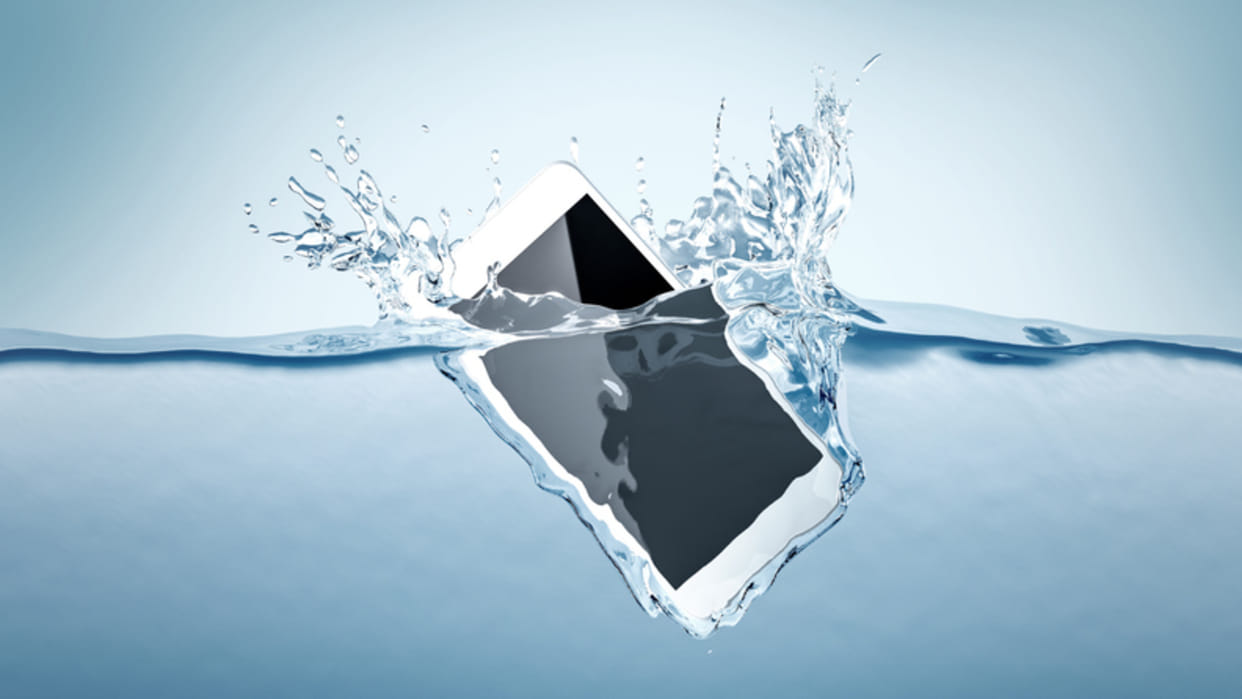 Holi 2023 Tips: How To clean Water From Smartphone Know The Tips Here