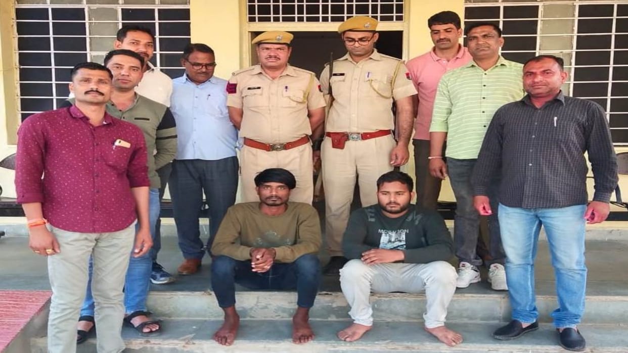 Jhalawar Crime Four including two child abusers caught in broad daylight firing on car riders