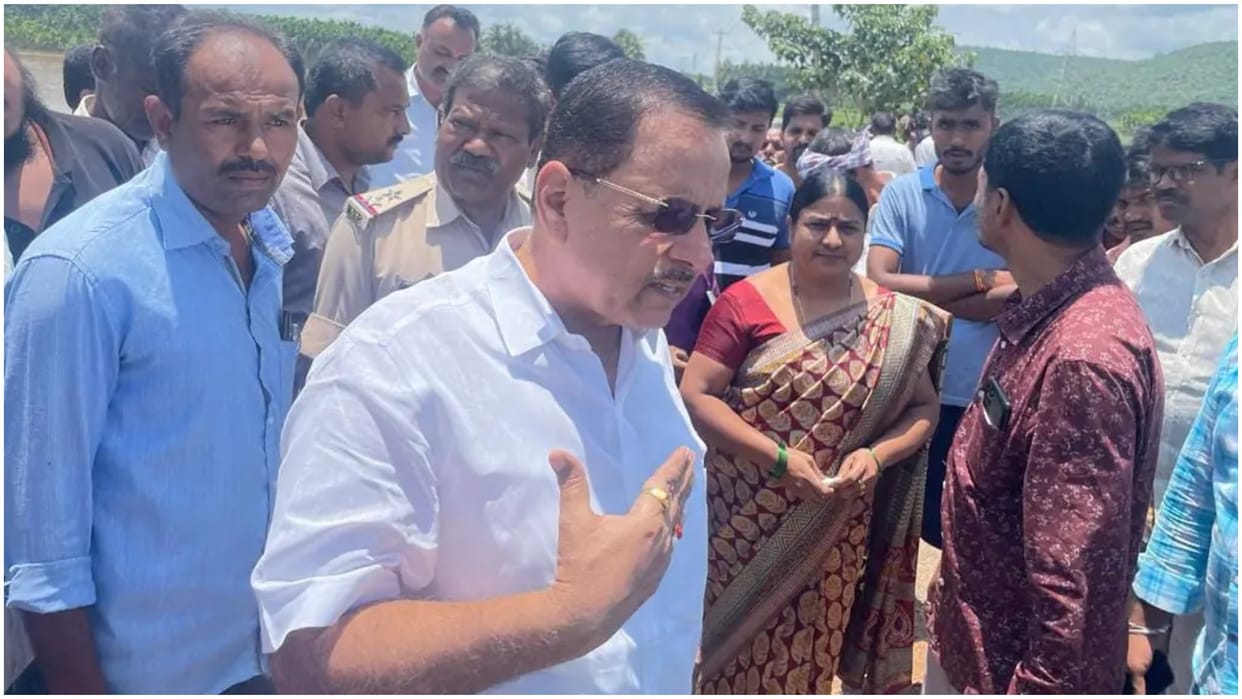 Karnataka MLA Facing Corruption Charges 8 Crores Cash From Arecanut Sale Latest News Update