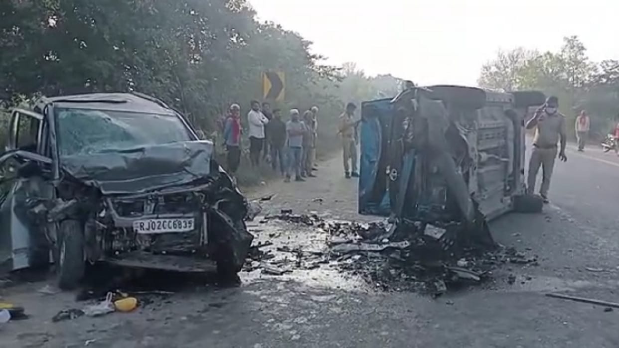 Big accident on Lucknow-Prayagraj highway in Pratapgarh, collision of two cars, MANY DIED