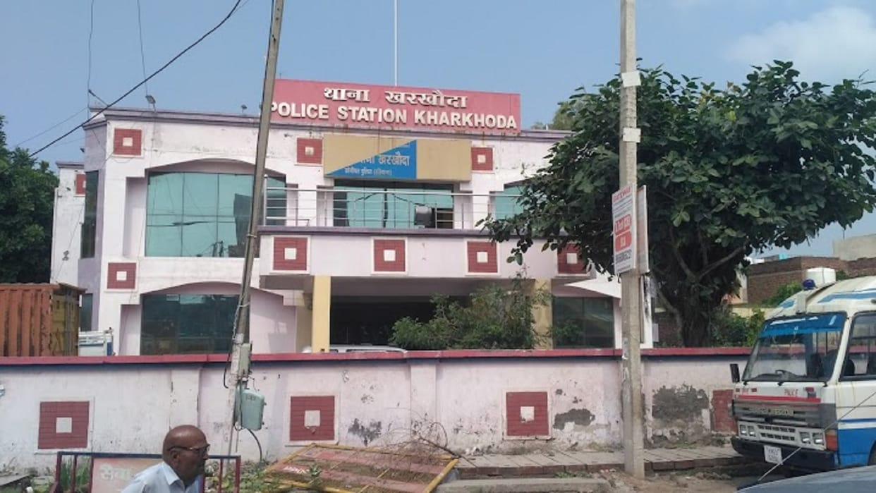 CIA-2 staff arrested two drug peddlers near Pipli Toll Plaza located on KMP in Sonipat
