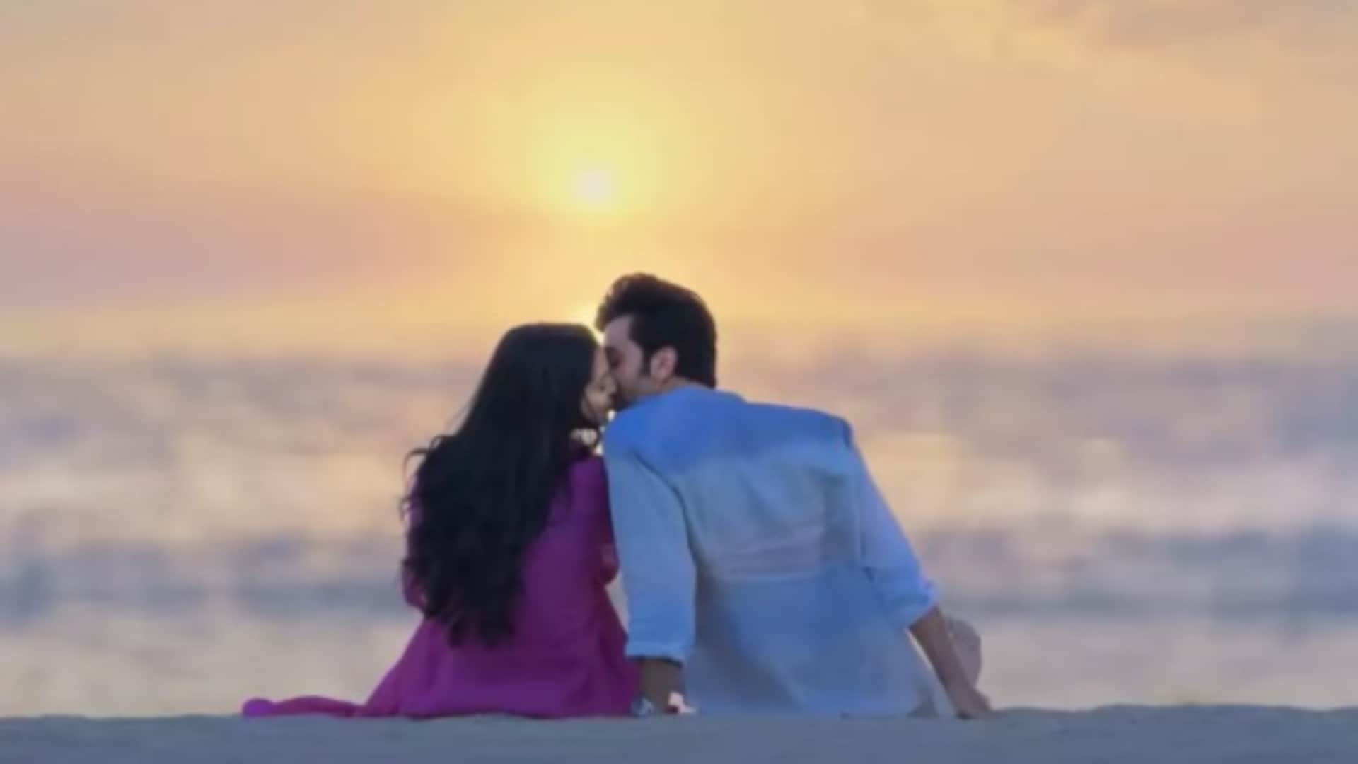 Tu Jhoothi Main Makkar New Song Maine Pi Rakhi Hai released Shraddha Kapoor got trolled for her dance