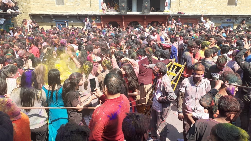Holi 2023 Celebration with colors and Flowers in uttarakhand Photos