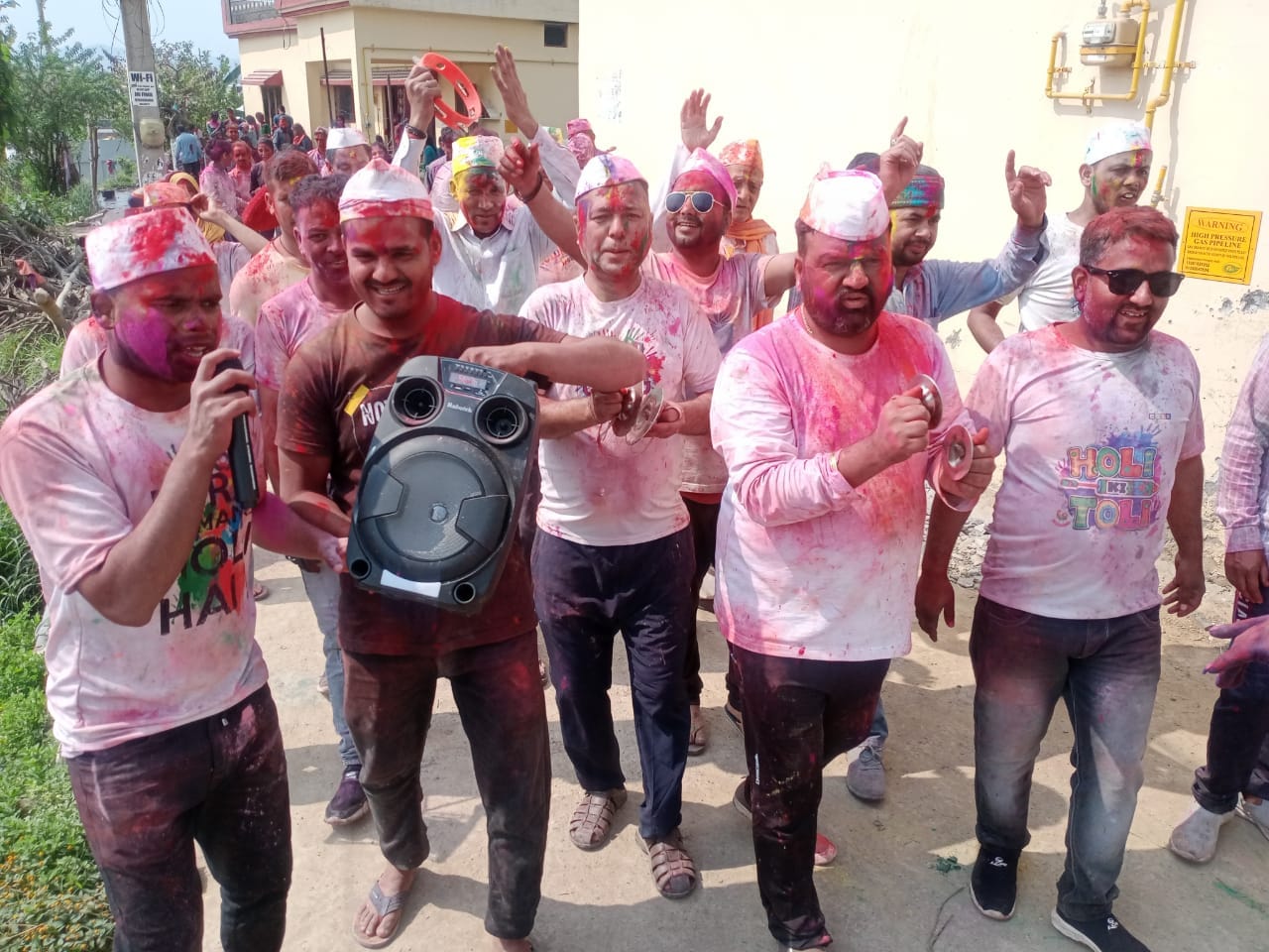 Holi 2023 Celebration with colors and Flowers in uttarakhand Photos