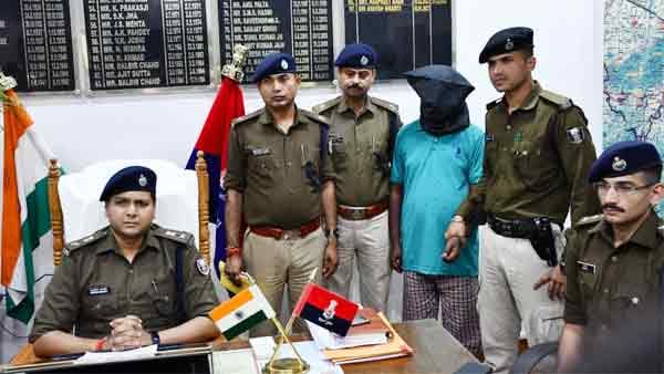 Vineet, who was an engineer in the irrigation department, threatened to blow up Varanasi airport, arrested in