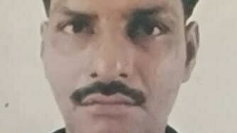 मणिकर्णिका घाट पर मृत मिला हिस्ट्रीशीटर: बजड़े पर मिला जख्मी शव, पुलिस ने पोस्टमार्टम के लिए भेजा मणिकर्णिका घाट पर मृत मिला हिस्ट्रीशीटर: बजड़े पर मिला जख्मी शव, पुलिस ने पोस्टमार्टम के लिए भेजा