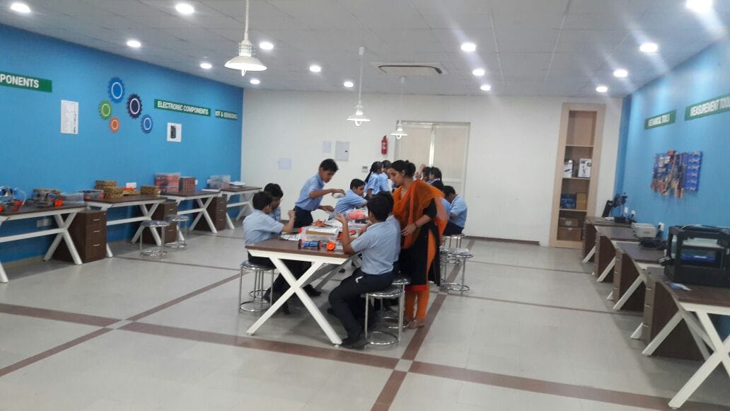 Atal Tickering Lab: Now scientists will be prepared from secondary schools, students will be exposed to roboti