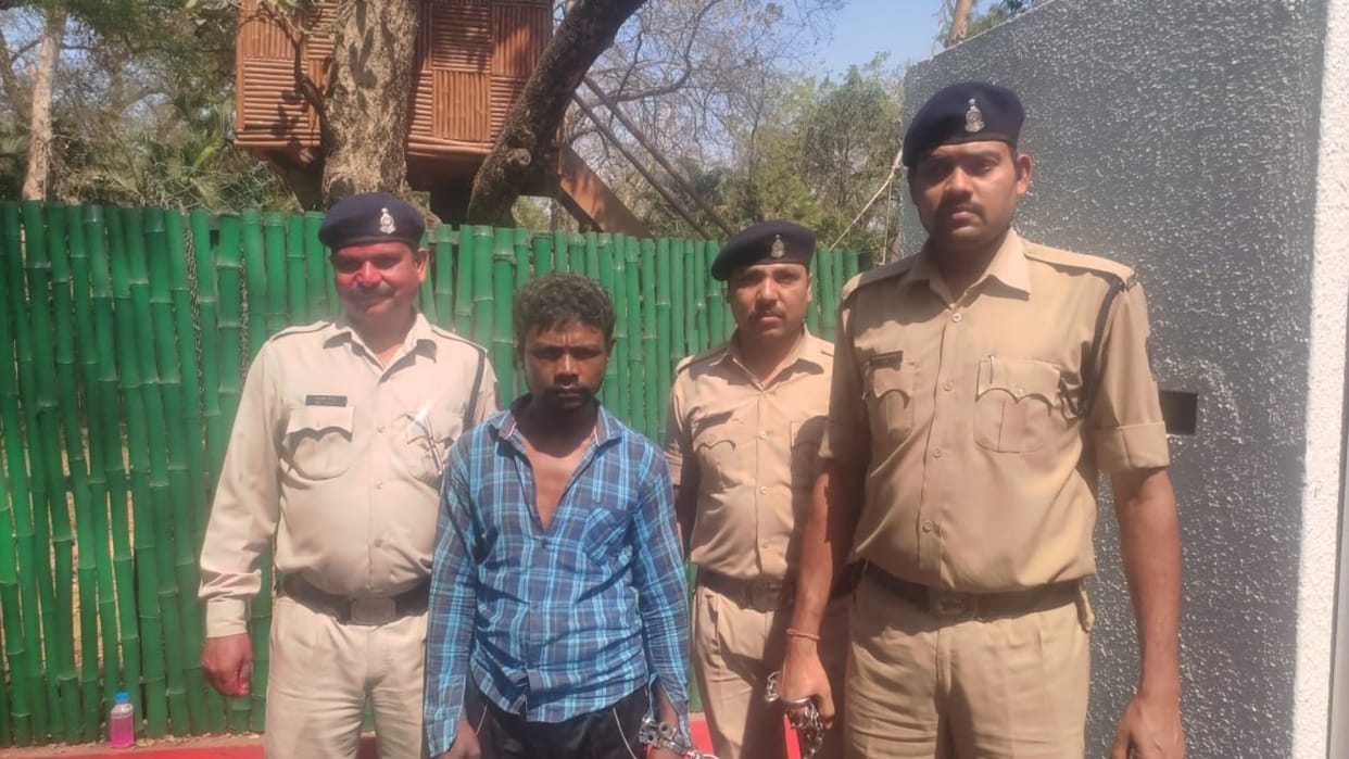 bhilai murder; friend was trying to kill, then young man killed him in bhilai
