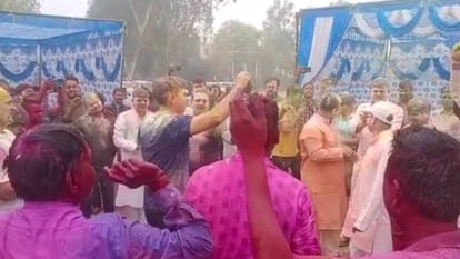 Holi was played in police line in Agra here officers and personnel including CP congratulated each other