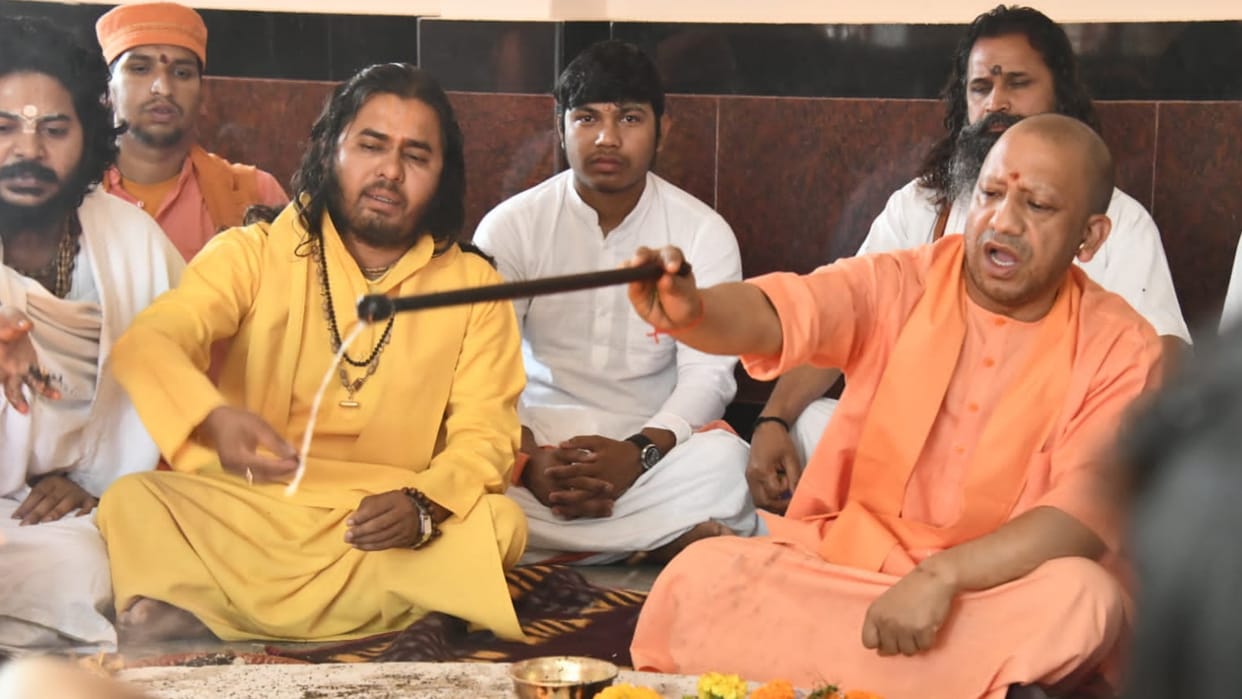 CM Yogi worshiped at Shri Kali Mata Temple in Gorakhpur