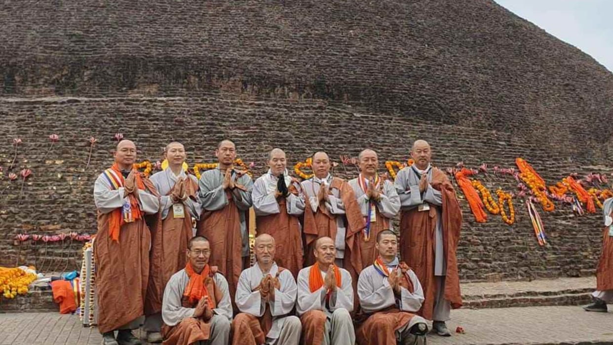 Korean delegation worshiped Lord Buddha