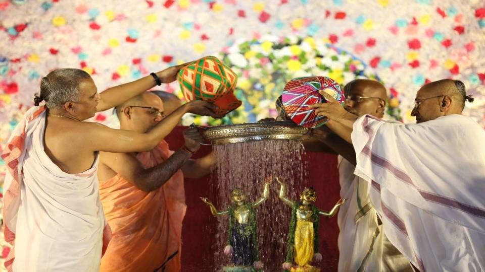 Premavatar Shri Chaitanya Chandra descended on full moon of Phalgun in midst of Holi festival in Mathura